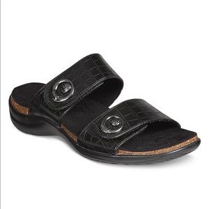 Easy Street Sandals NIB
